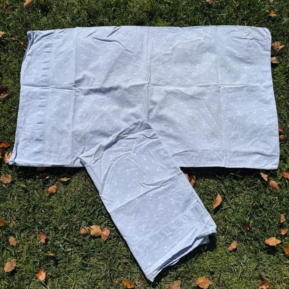 Simply Shabby Chic Indigo Floral Cottage Standard Pillowcase Set Blue White GUC